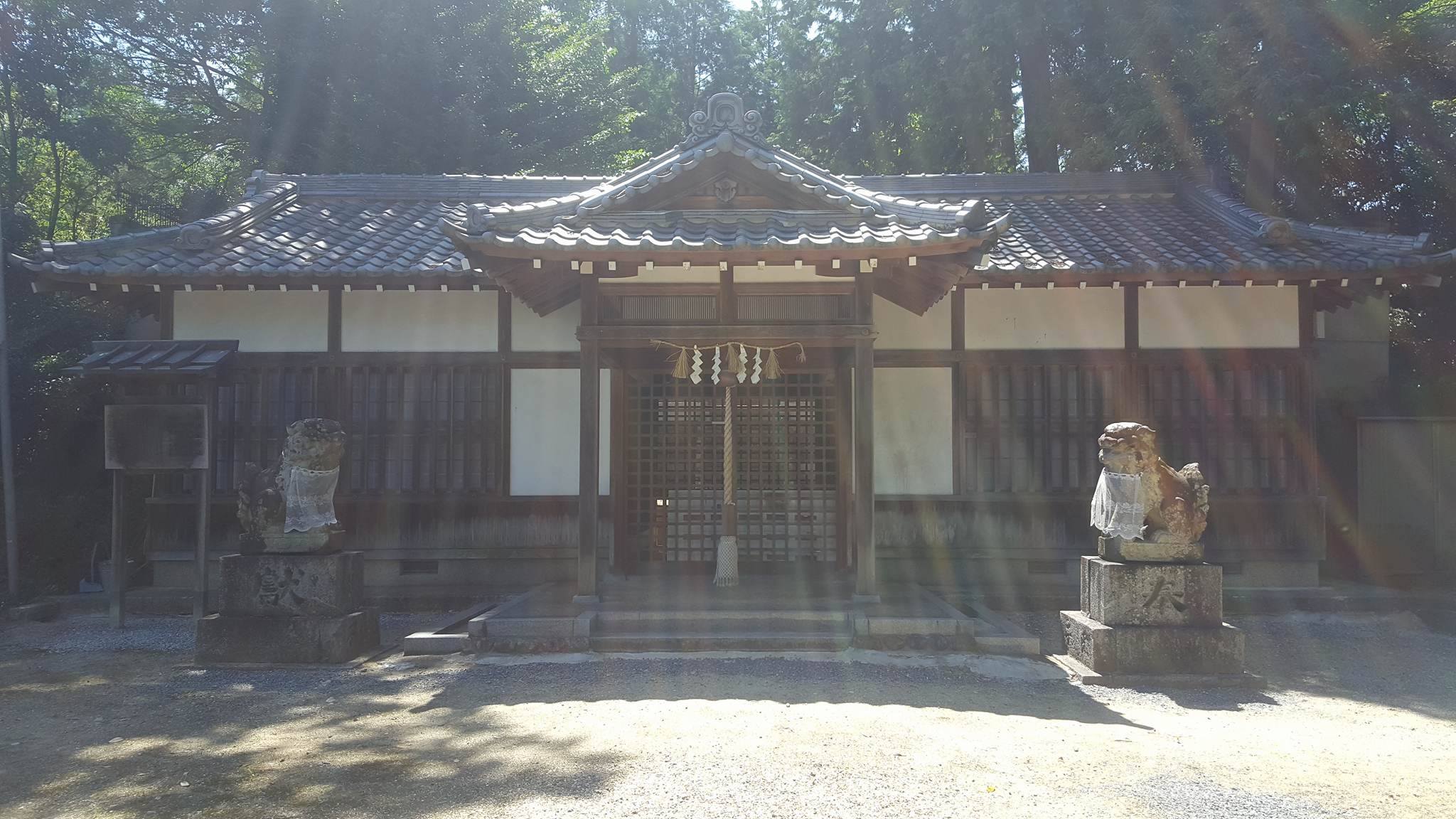 Small Hachiman shrine in Asuka.
